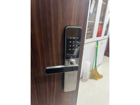 Khóa cửa thông minh Ultralock H3
