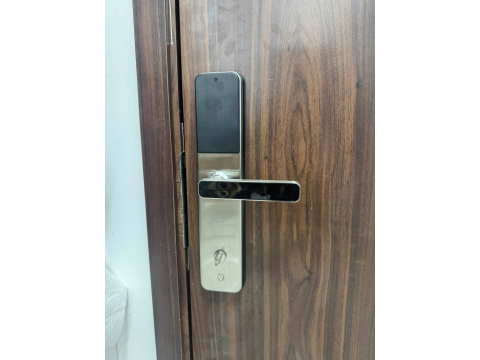 Khóa cửa thông minh Ultralock H3